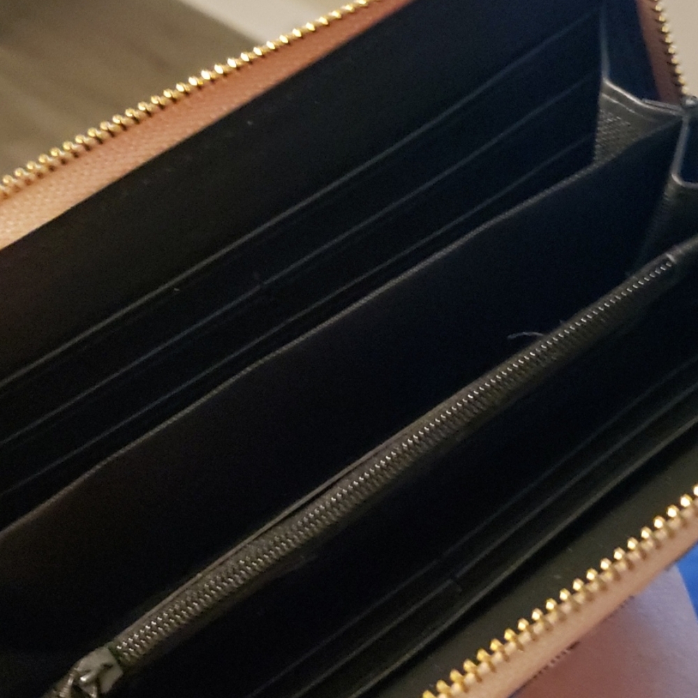 Wallet - Picture 3 of 3